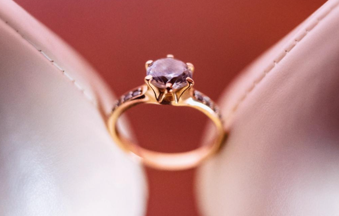 The Historical Evolution of Engagement Rings - Instantbiography.com